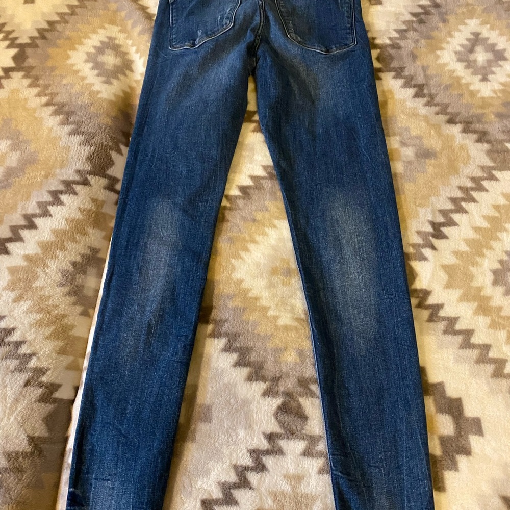 Distressed jeans - Picture 4 of 8